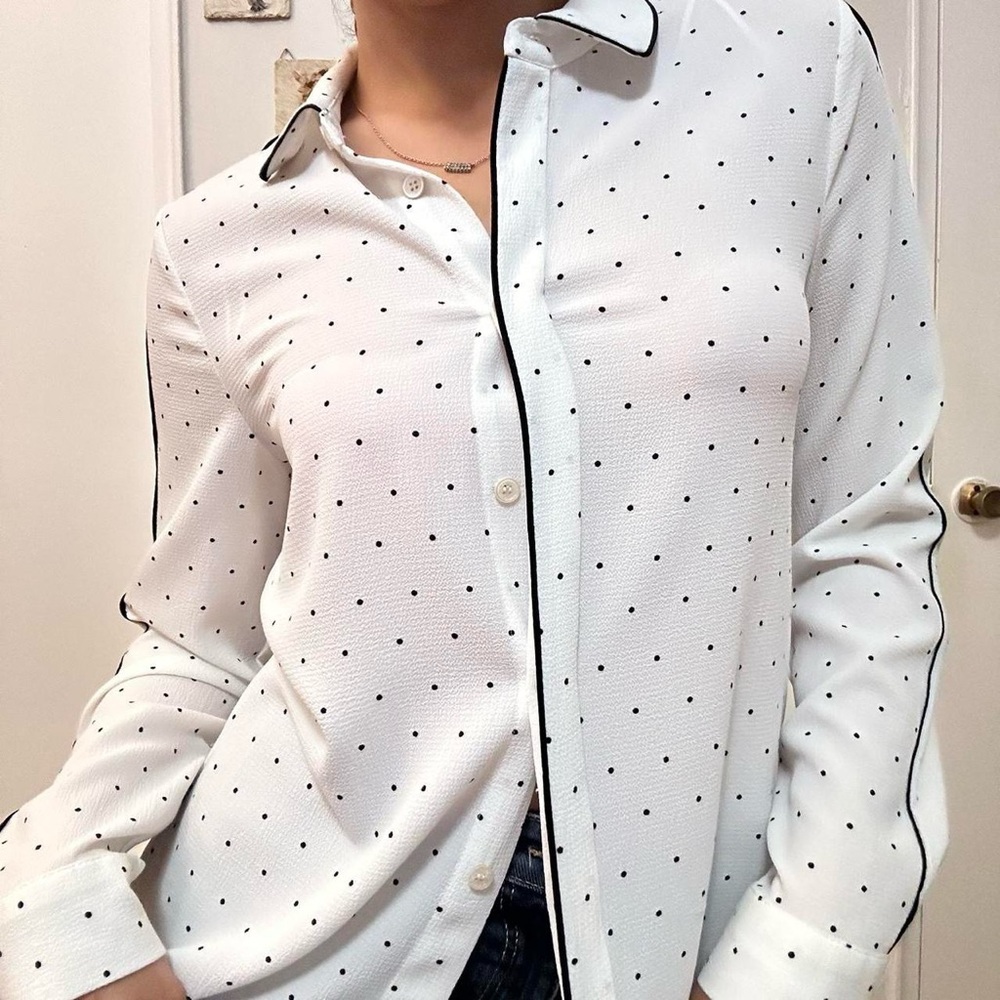 Vince Camuto polka dot button down shirt White Size XS